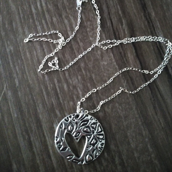 🎆2 for $15🎆 Silver Heart charm necklace - Picture 2 of 2